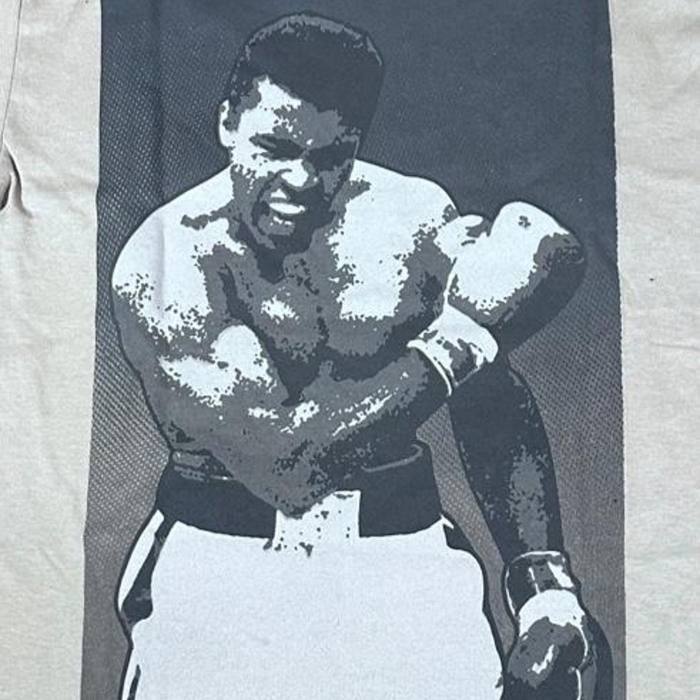Muhammad Ali The Greatest Graphic T-Shirt Tan Gray Mens Medium Boxing Tee